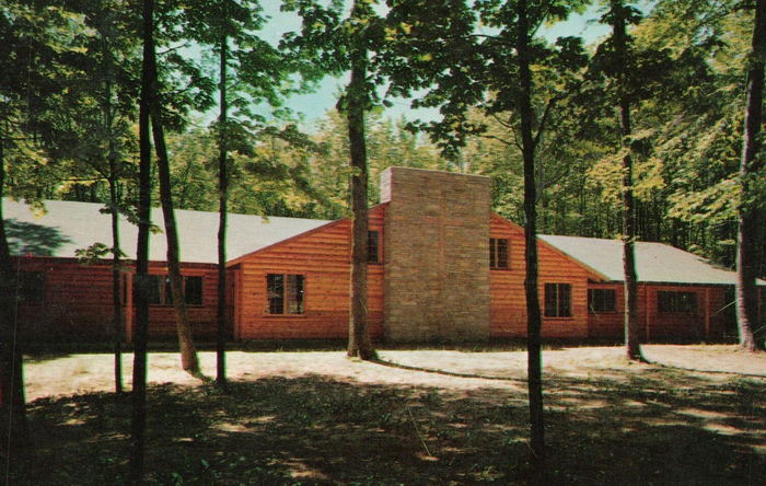 Pentoga Park - Vintage Postcard (newer photo)